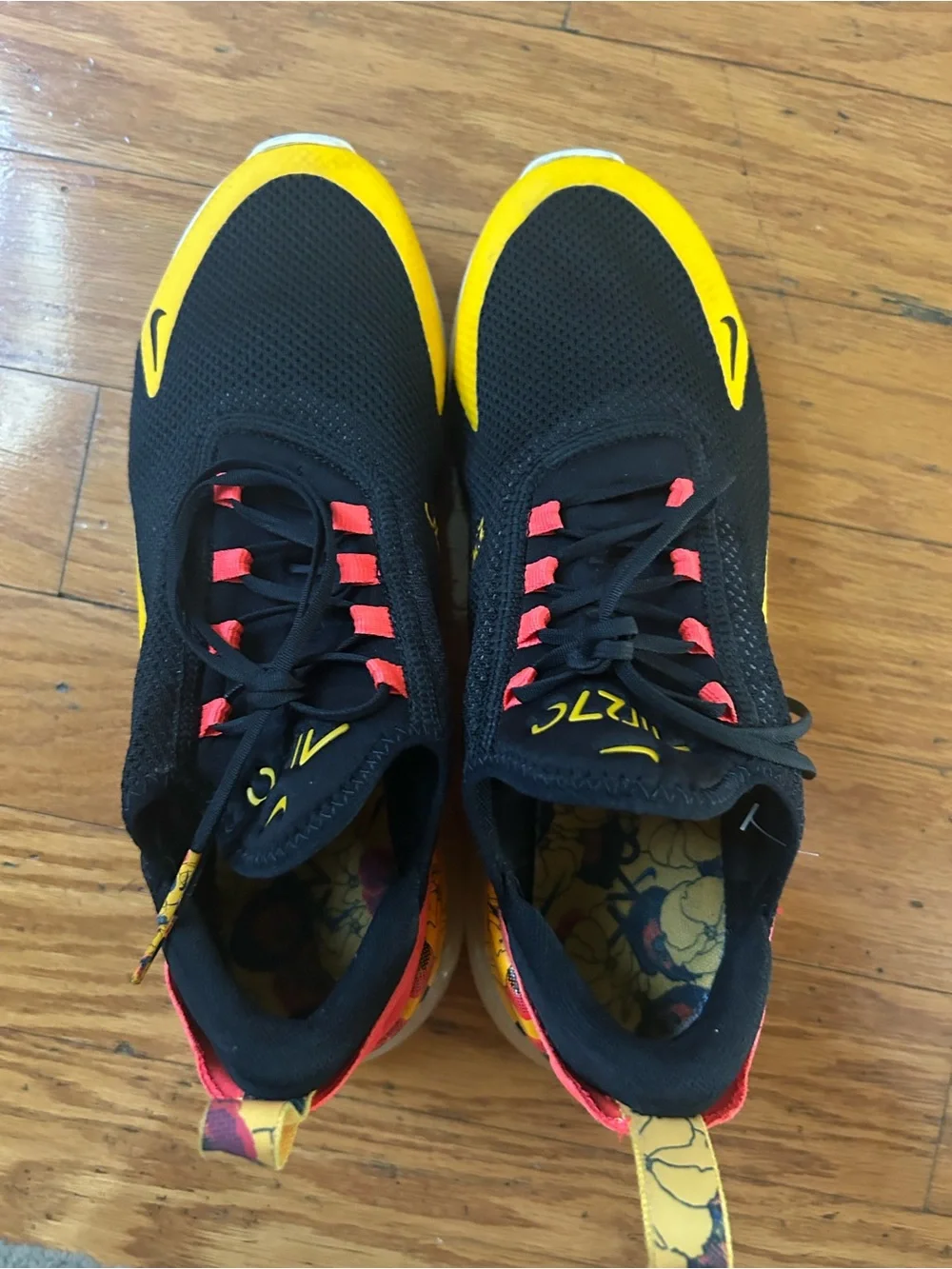 Limited Edition Nike women Air Max 270 Crimson floral black size 11